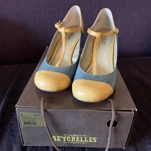 Seychelles style In a Heartbeat, size 8 heel
